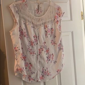 Breezy, sleeveless blouse